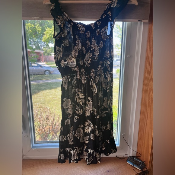 Francesca's floral dress - Picture 2 of 4